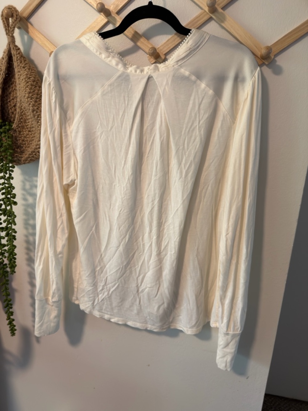Embroidered Floral Cream Blouse - Elegant Women's Top - Picture 9 of 10